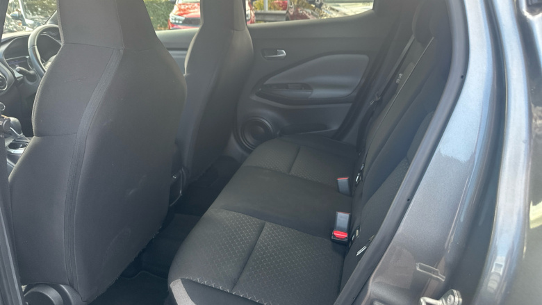 Nissan Juke 1.0 DiG-T 114 N-Connecta 5dr DCT Petrol Hatchback